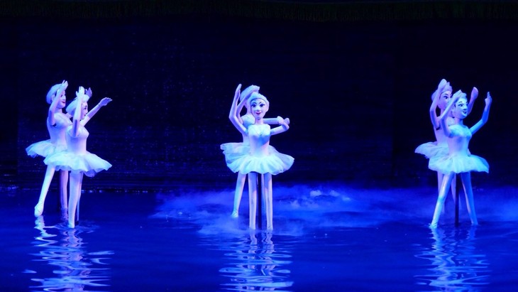 Vietnamese water puppet’s design and manipulation - ảnh 6